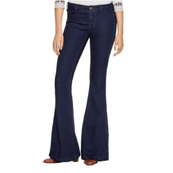 Free People Denim - FREE PEOPLE Jolene Mid-Rise Flare Jeans